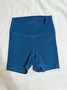 Ribbed High-Waist Women’s Bike Shorts in Teal Blue